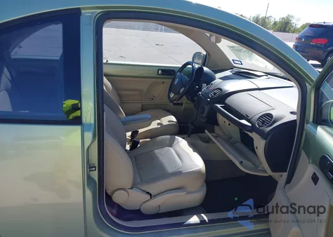 2009 Volkswagen New Beetle 2.5L z USA, uszkodzony, nr VIN 3VWPW31C59M518362